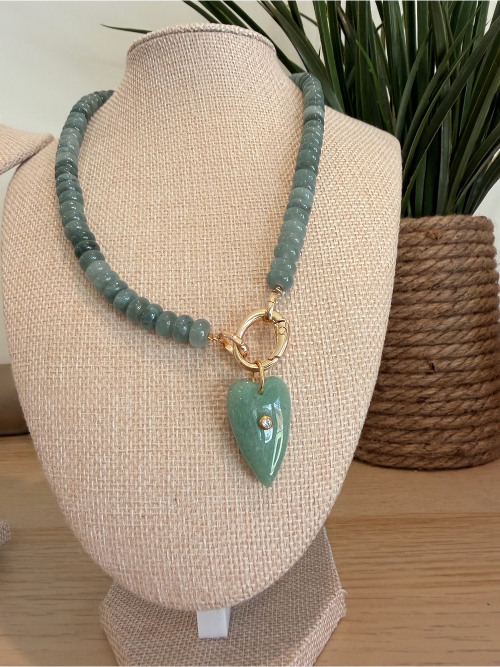 Green Beaded Heart Pendant Necklace - Elegant Women's Jewelry